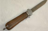 Rarissimo coltello a gravita' tedesco da paracadutista FALLSCHIRMJ�GER  n.885