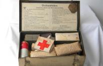 Completissima cassetta medica tedesca ww2 verbandkasten dak sud front n.74