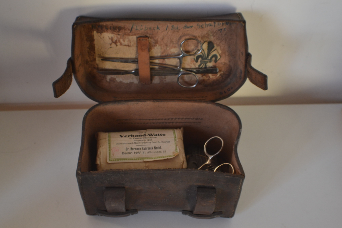 Equipaggiamento - ---------- - Raro kit medico tedesco da cinturone seconda  guerra mondiale cod RTK22